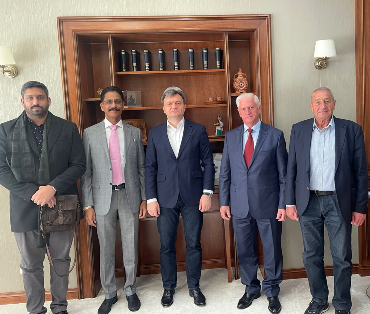 Exploring Collaborative Opportunities: AFRA International DMCC Chairman Meets with Moldovan Prime Minister